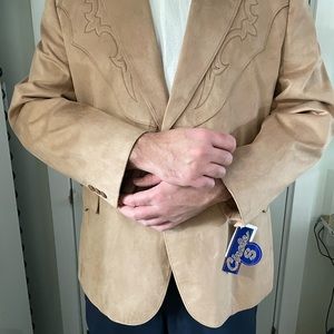 Circle Mens Sports Cost